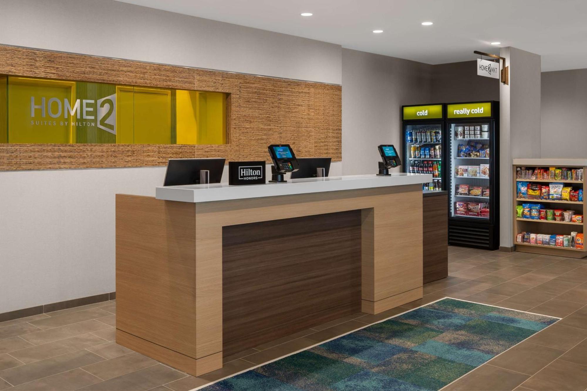 Home2 Suites By Hilton Des Moines At Drake University Exterior photo